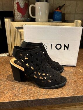 Women's Black Cutout Block Heel Sandals